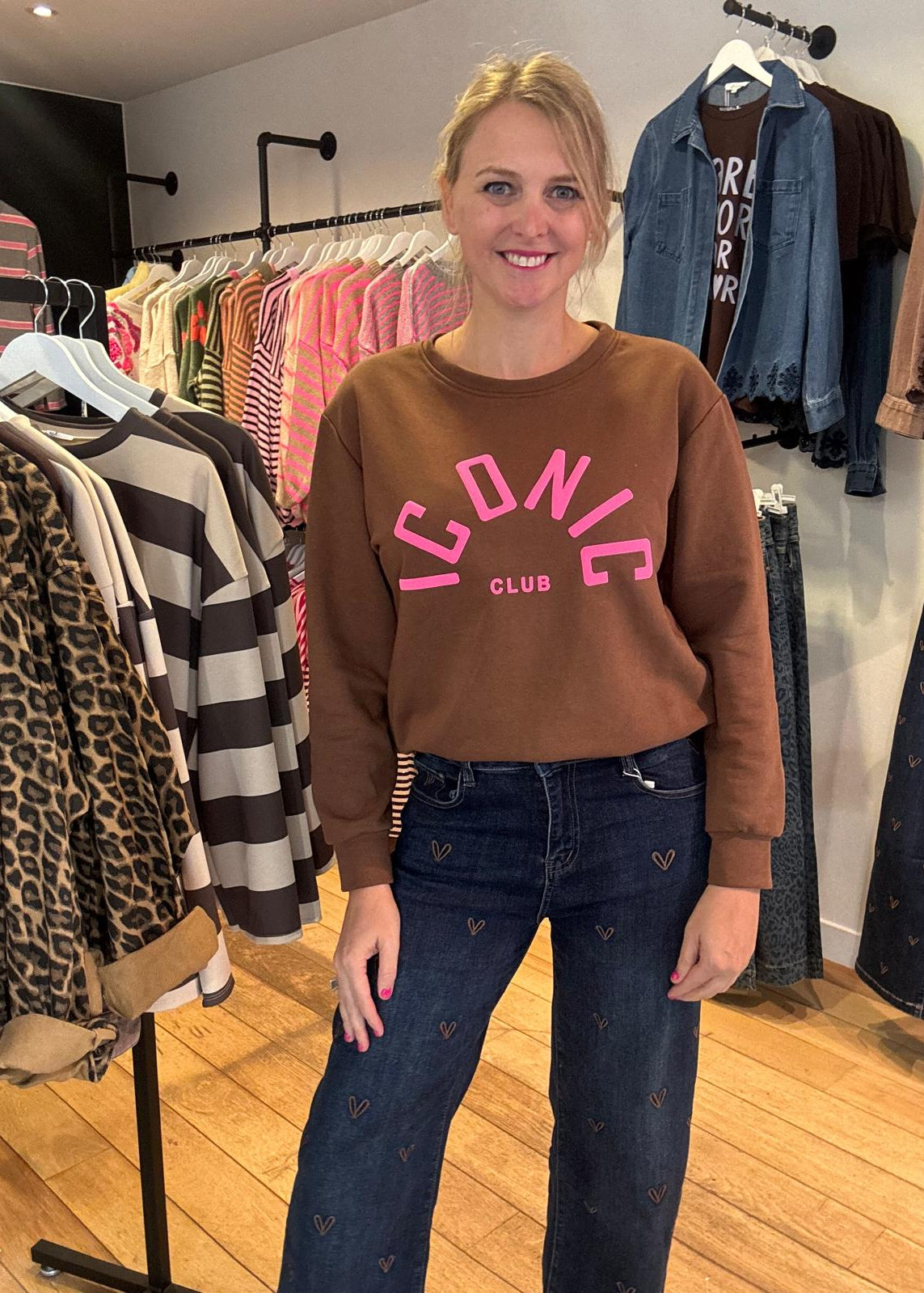 Sweater "ICONIC CLUB"