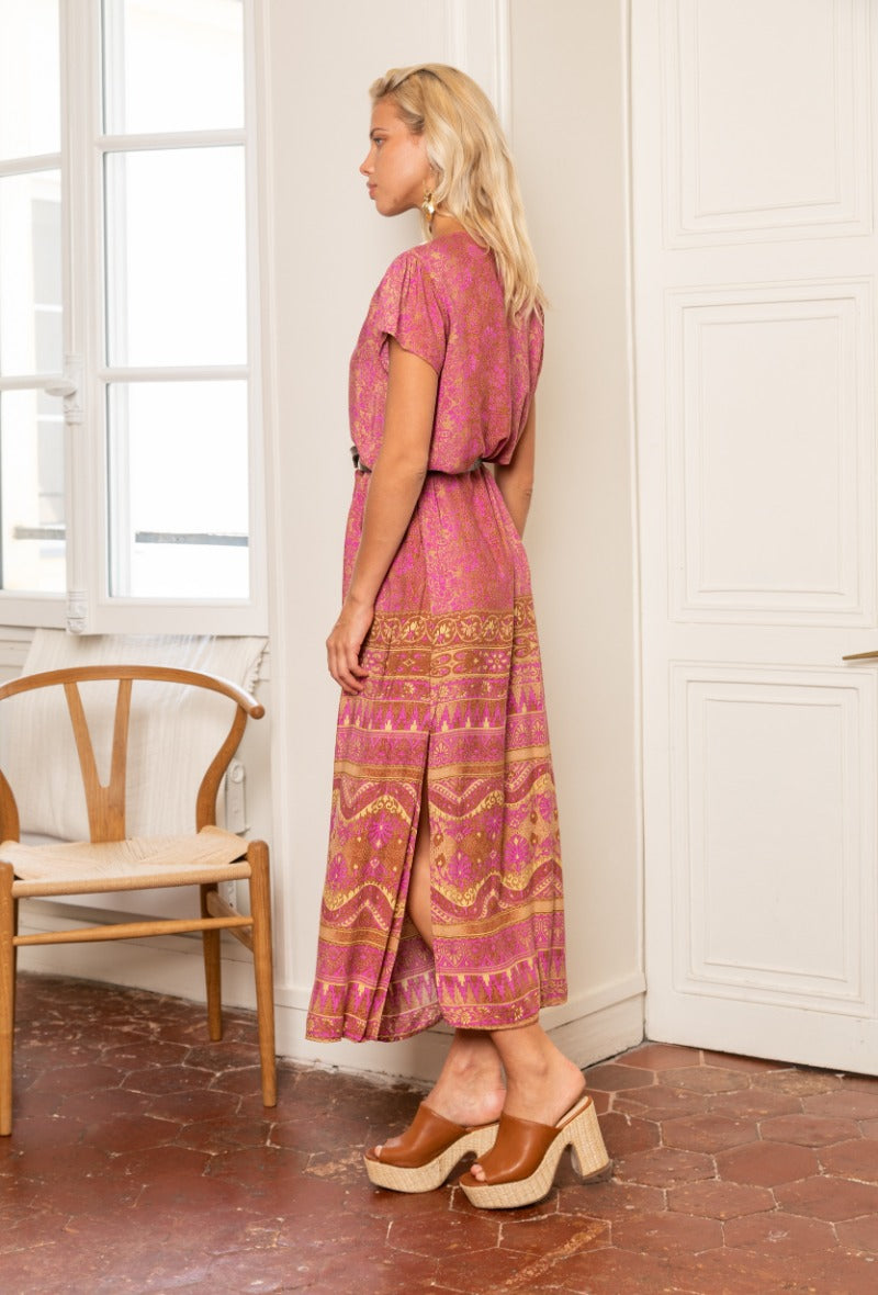 Oud roze jurk met afwerking van schelpjes (riem niet inbegrepen)