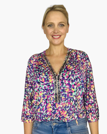 Blouse met kleurrijke print (in 3 varianten)