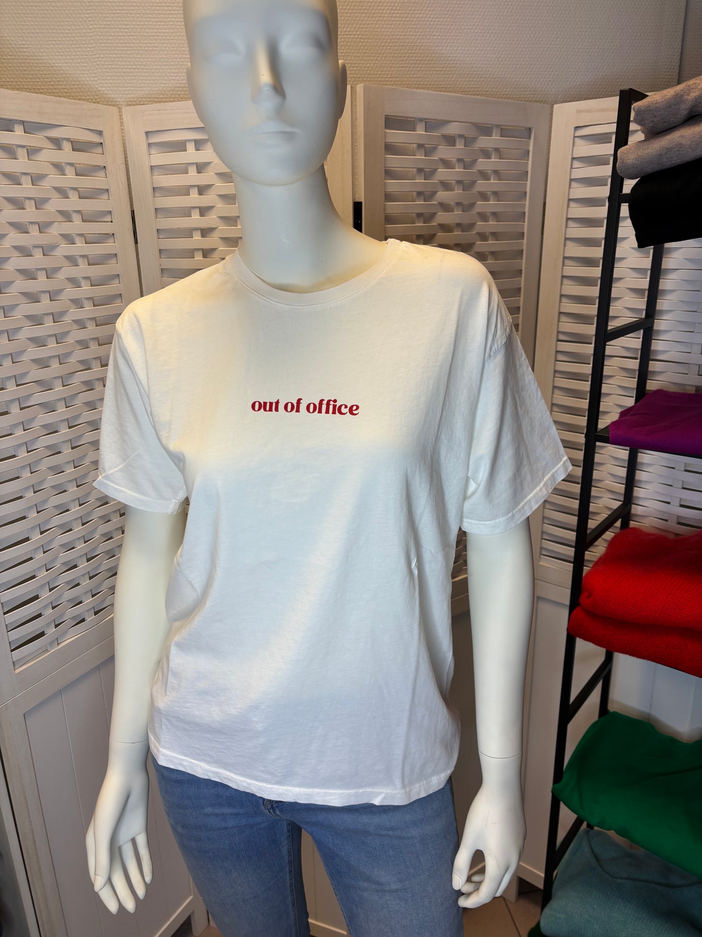 T-shirt "Out of office"