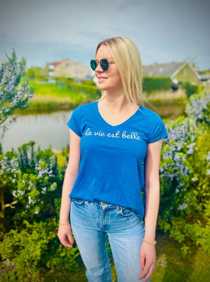 T-shirt met glinsterende opschrift "La vie est belle" (in 7 kleuren)