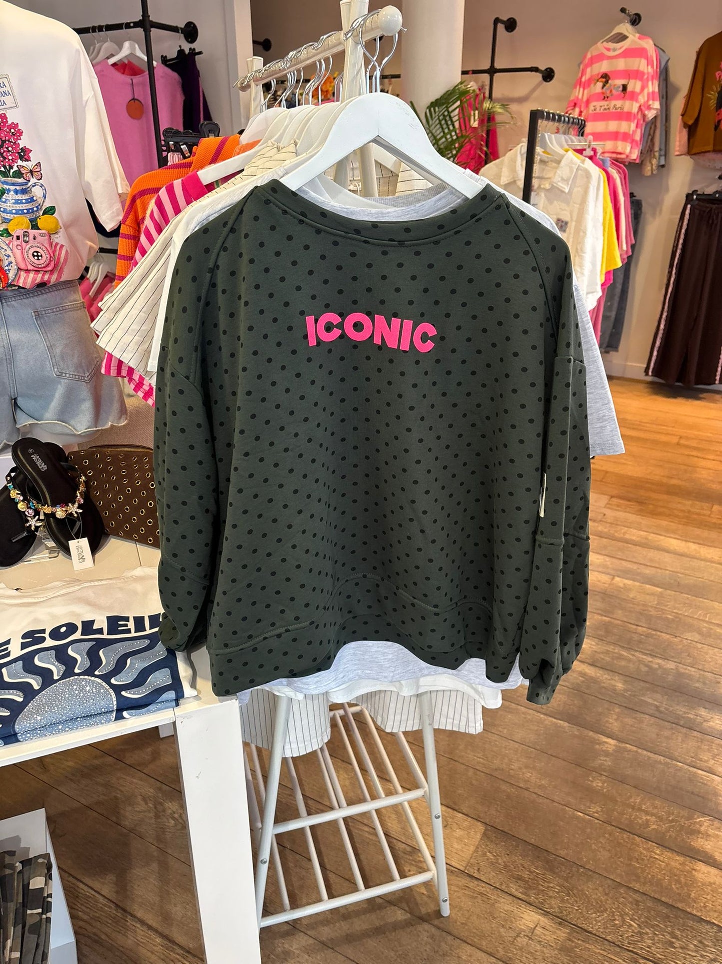 Sweater "DOTS ICONIC"
