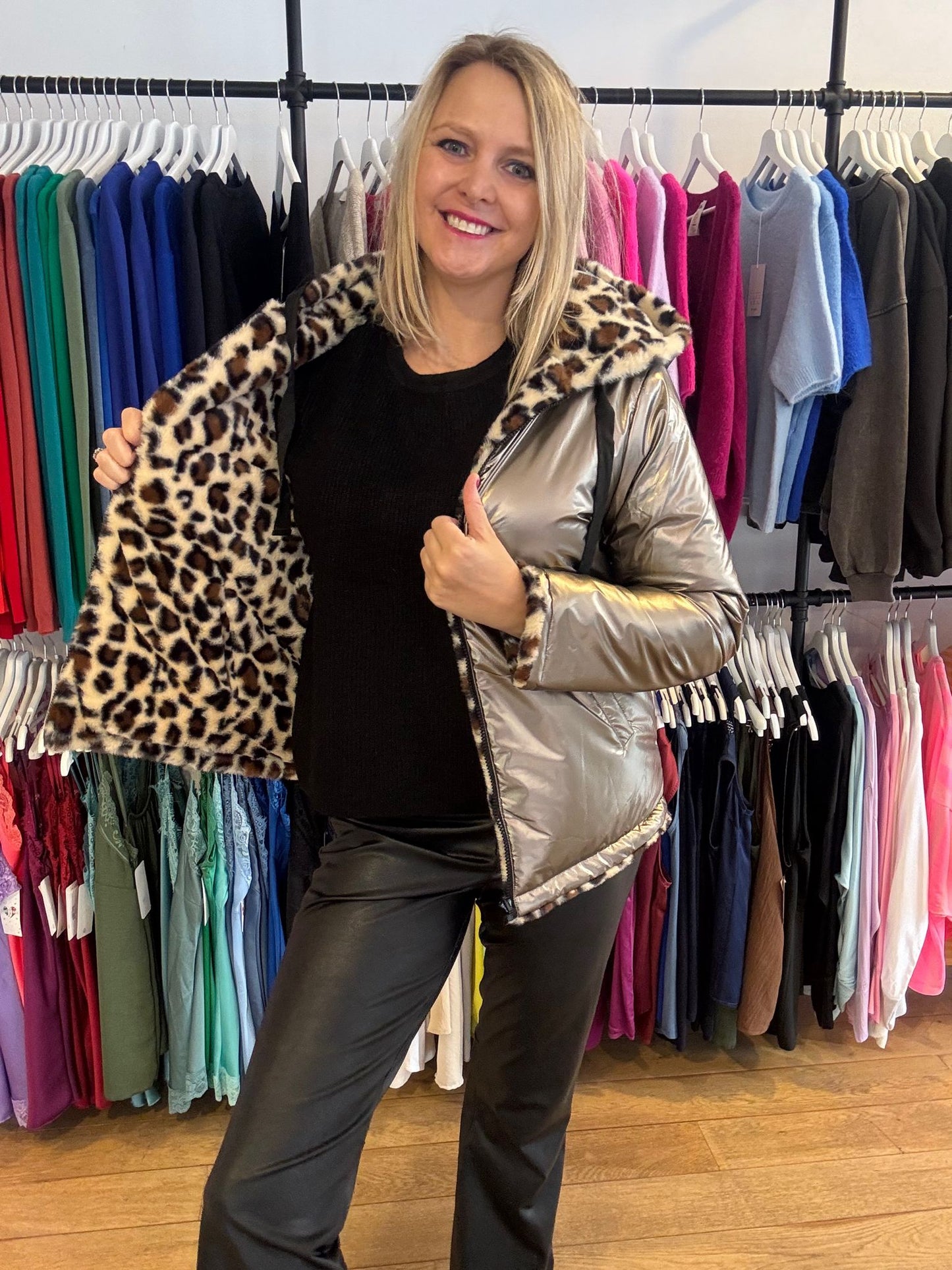 Korte omkeerbare parka - metalen look & bont/fleece