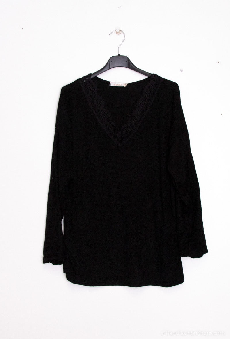 Superzachte shirt met kanten v-hals