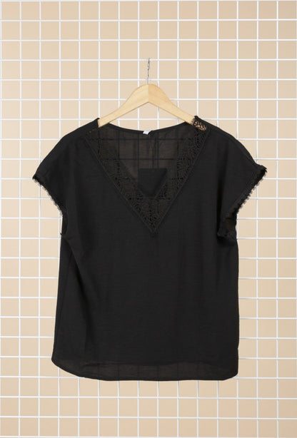 Comfortabele, losse T-shirt/Blouse met prachtige afwerking (in 3 kleuren)