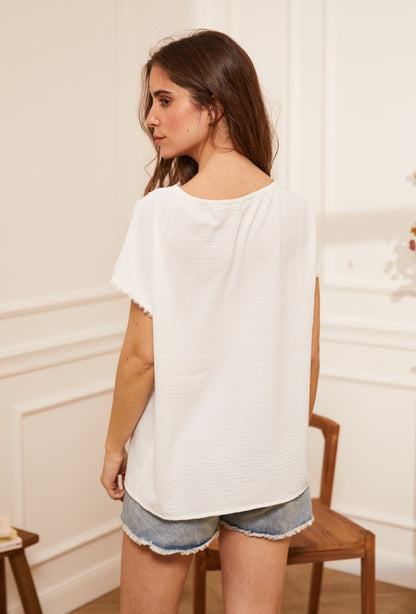 Comfortabele, losse T-shirt/Blouse met prachtige afwerking (in 3 kleuren)